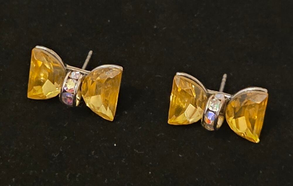Vintage Y2K Rhinestone and Crystal Bow Stud Earrings